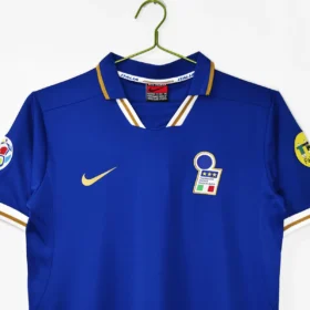 Camiseta Italia 1996 Retro – Primera Equipación — Detalle del producto