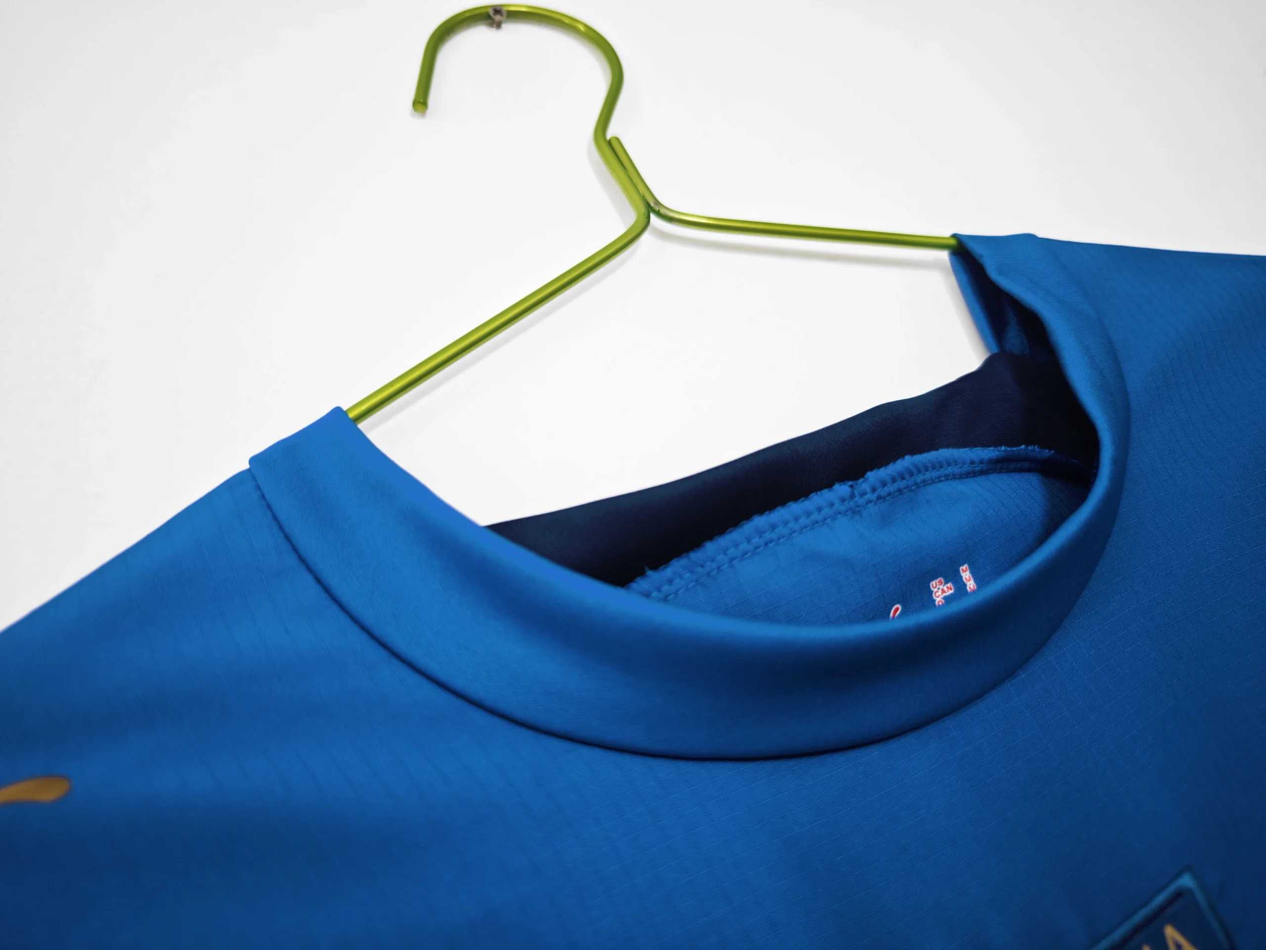 Maglia Italia 2006 - stemma FIGC quattro stelle e dettagli