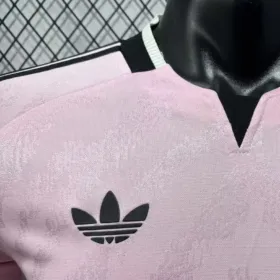 Seconda Maglia Juventus 2026/27 – Manica Lunga Versione Giocatore – dettaglio reale del prodotto 1, foto del fornitore