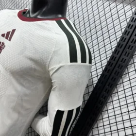 Terza Maglia Manchester United 2026/27 – Manica Lunga Versione Giocatore – dettaglio reale 2, foto del fornitore