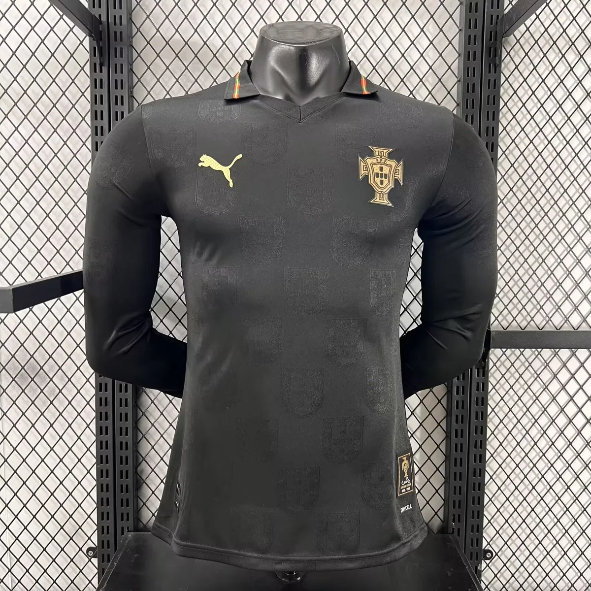 Camiseta Portugal Negra Manga Larga 2026 versión jugador – frontal