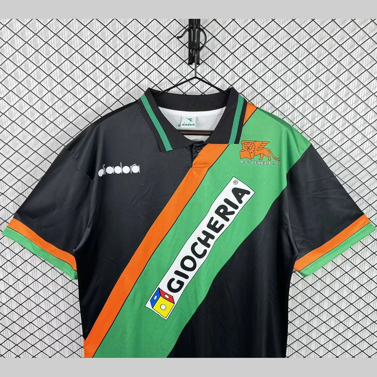 Camiseta Venezia 1993/94 – detalle 1