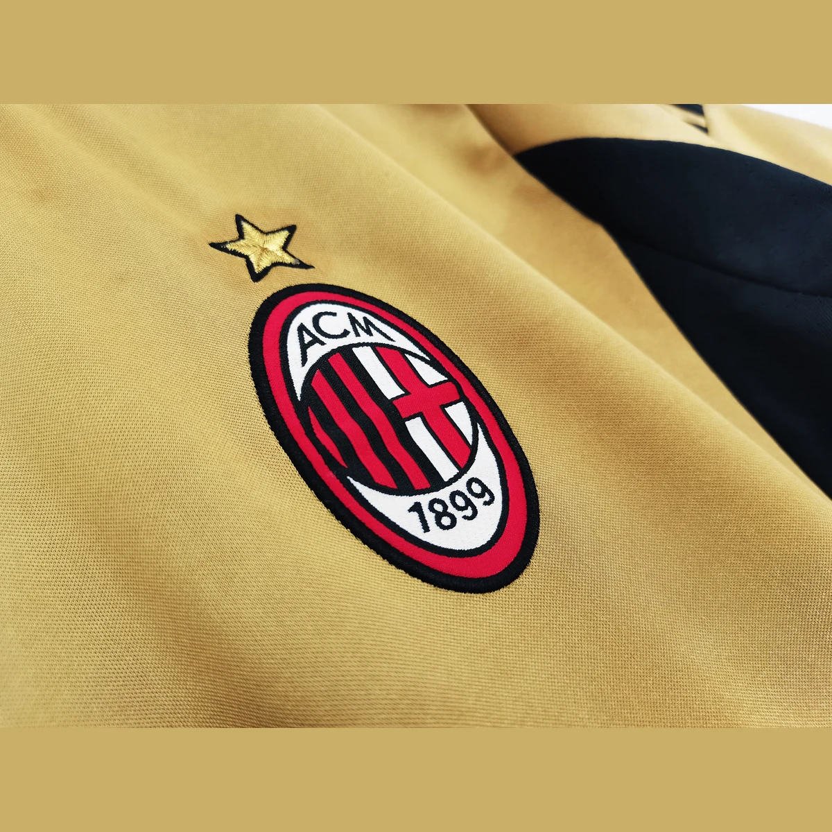 Camiseta Milan 2013/14 – detalle 1