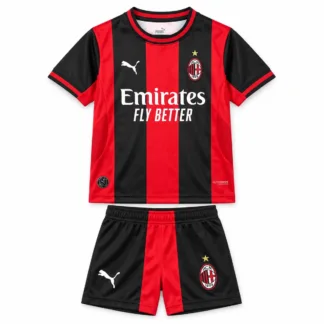 Completo Milan Bambino Home 2026/27 — vista frontale, presentazione commerciale
