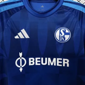 Camiseta Schalke 04 2026/27 – Primera Equipación — foto real — pecho y escudo