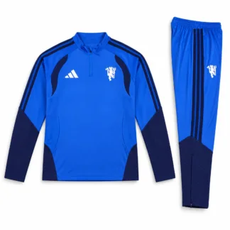 Chándal Manchester United infantil azul real 2026/27 – presentación virtual: frontal de la parte superior y pantalón frontal doblado