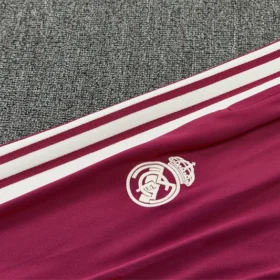 Chándal Real Madrid Fucsia 2026/27 — Detalle de acabados