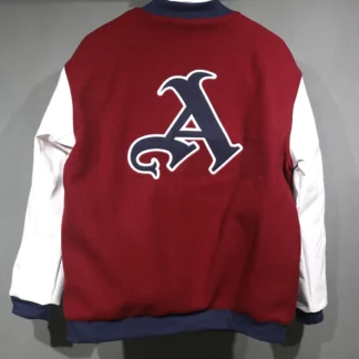 Chaqueta Arsenal Burdeos y Blanca Estilo College – vista trasera del catálogo