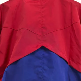 Chaqueta Barcelona Azul y Roja con Cremallera – foto real de las costuras y la confección