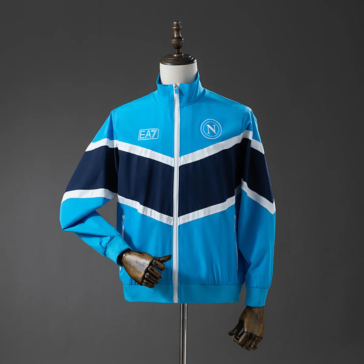 Giacca Napoli Antivento Azzurra con V Blu 2025/26 – fronte