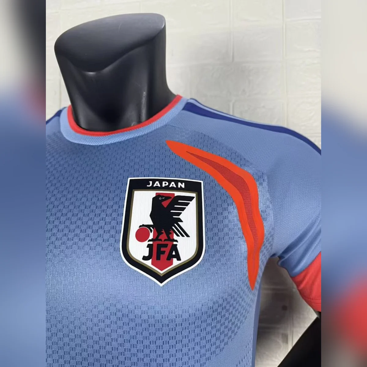 Camiseta Entrenamiento Japón 2026/27 – Jugador – detalle del escudo