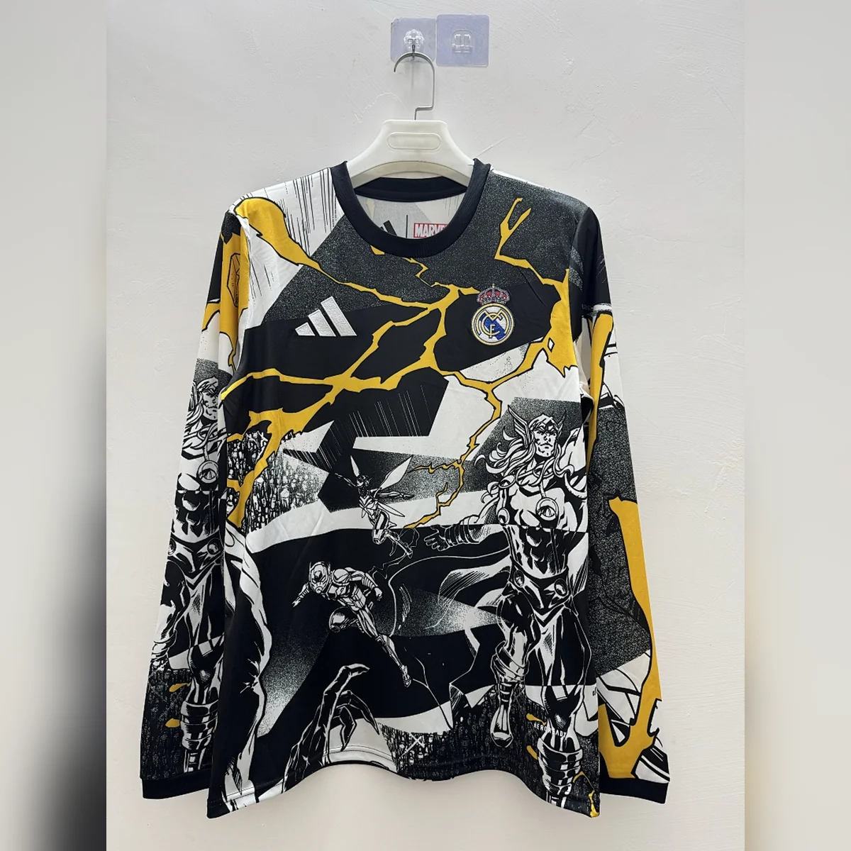 Camiseta Entrenamiento Real Madrid Cómic Manga Larga 2026/27 – frontal