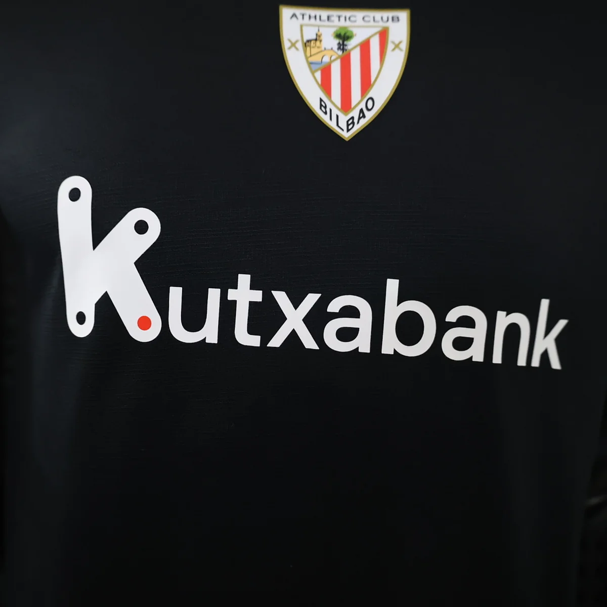 Camiseta Athletic Club Negra 2026/27 – detalle del patrocinador