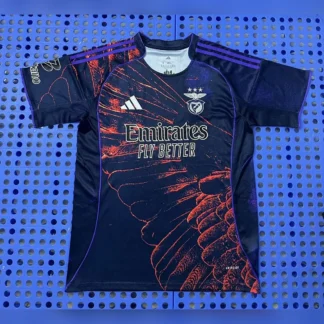 Maglia Benfica Blu Navy con Grafica Rossa 2026/27 – fronte