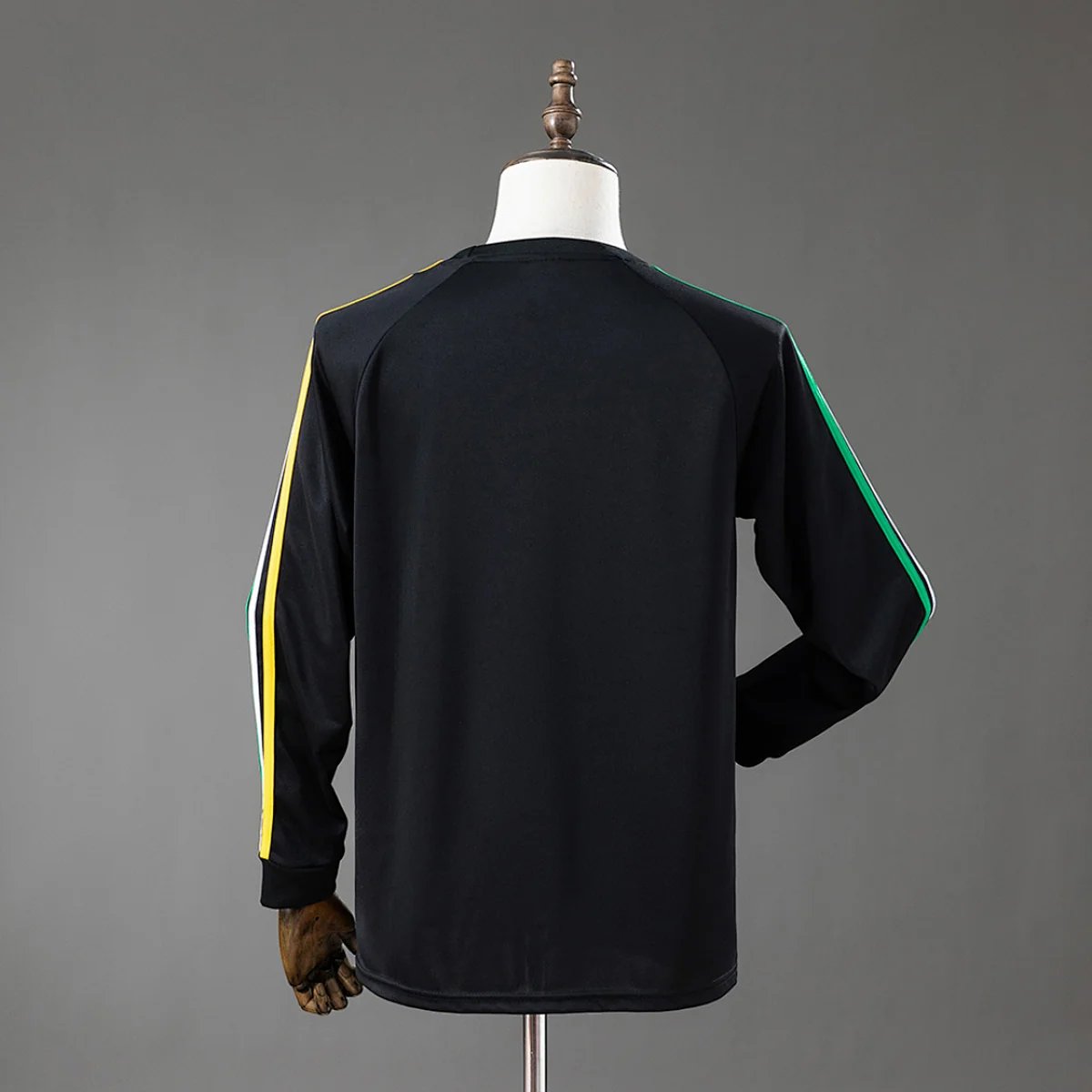 Camiseta Celtic Negra Manga Larga 2026/27 – espalda