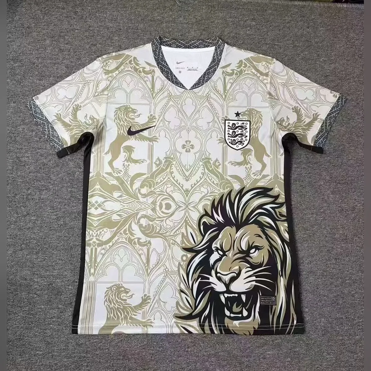 Camiseta Inglaterra Especial León Crema 2026/27 – frontal