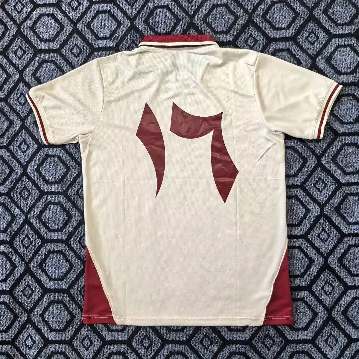 Camiseta Palestina Blanca y Burdeos – espalda