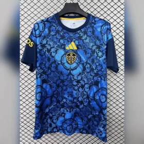 Camiseta Prepartido Leeds United 2026/27 — Vista frontal