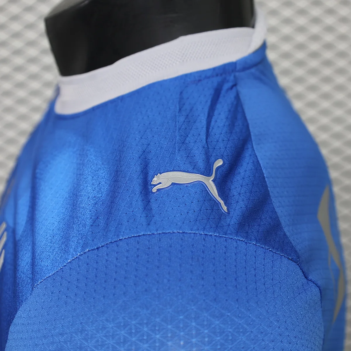 Camiseta Al-Hilal Local 2026/27 – Jugador – detalle del logotipo de Puma