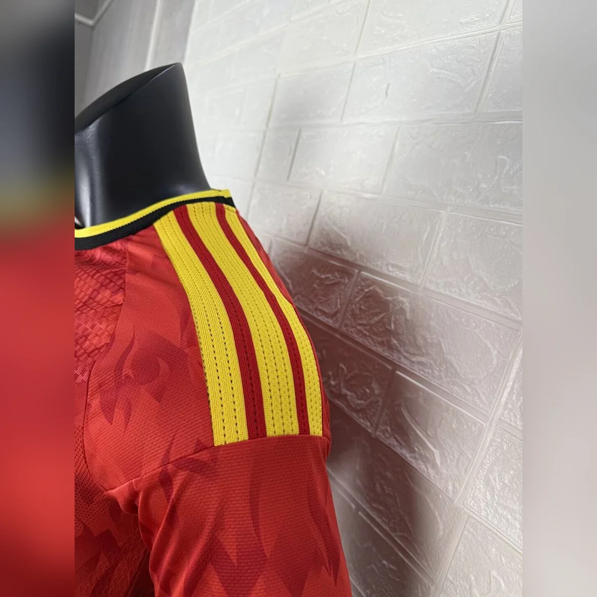 Camiseta Bélgica Local 2026/27 – Jugador – detalle del hombro