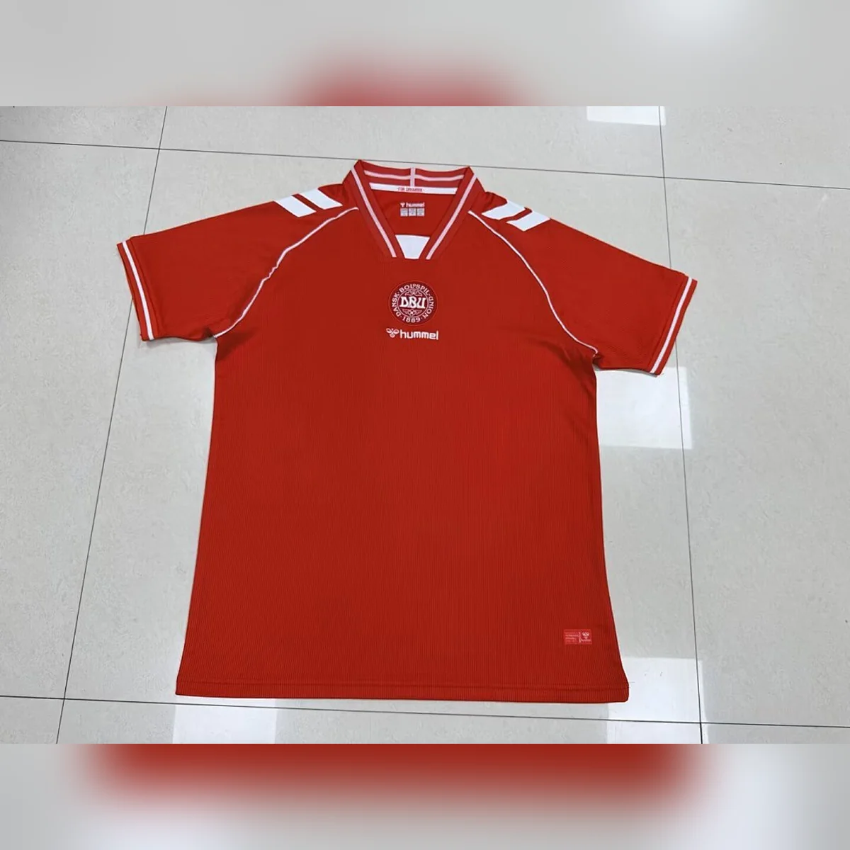 Camiseta Dinamarca Local 2026/27 – frontal