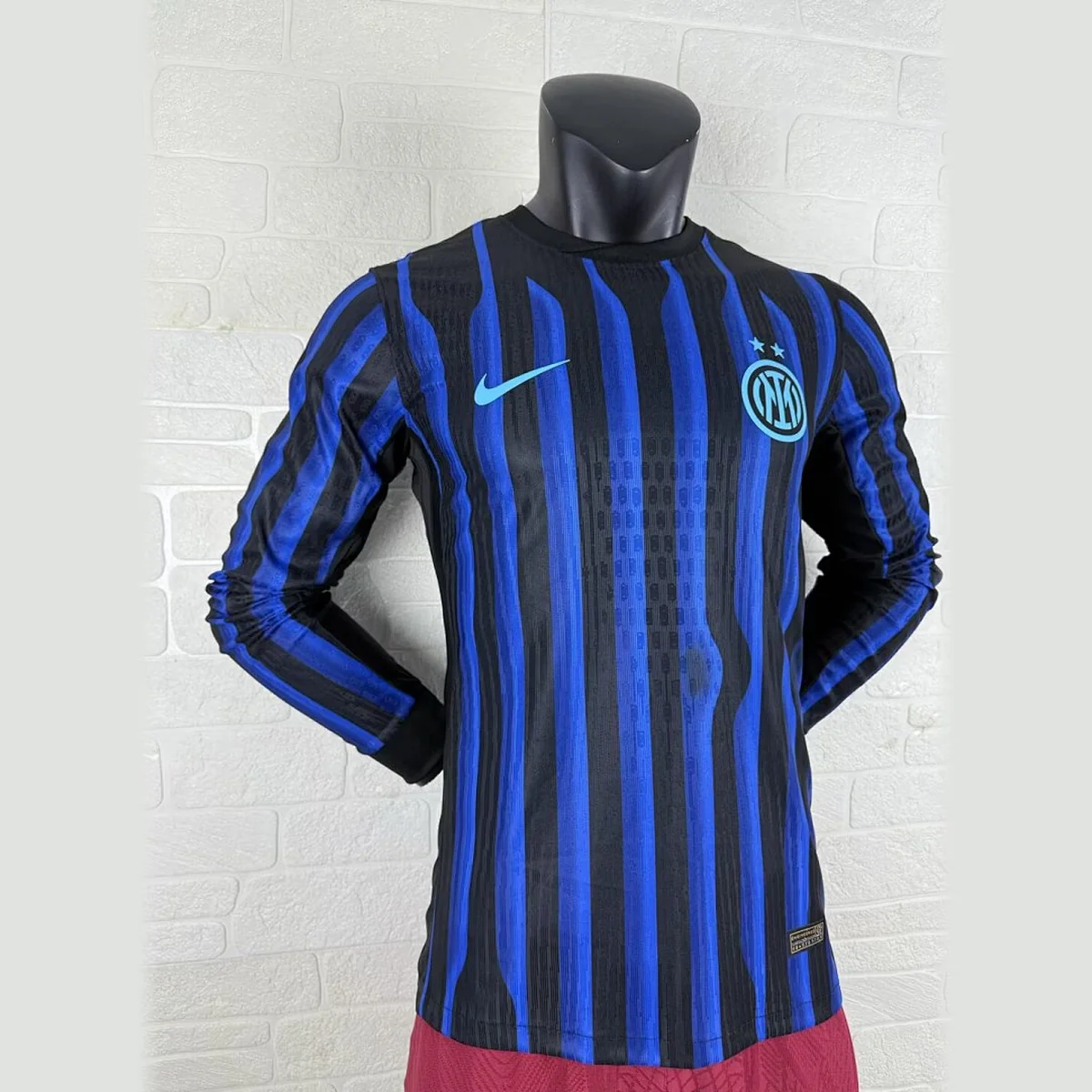 Camiseta Inter Manga Larga 2025/26 versión jugador – detalle 1