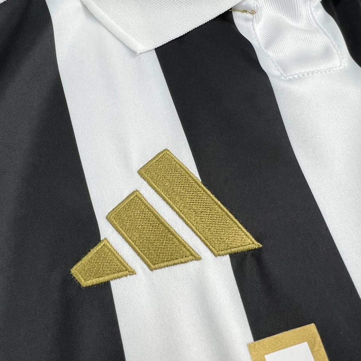 Prima Maglia Juventus 2026/27 Manica Lunga – dettaglio 2