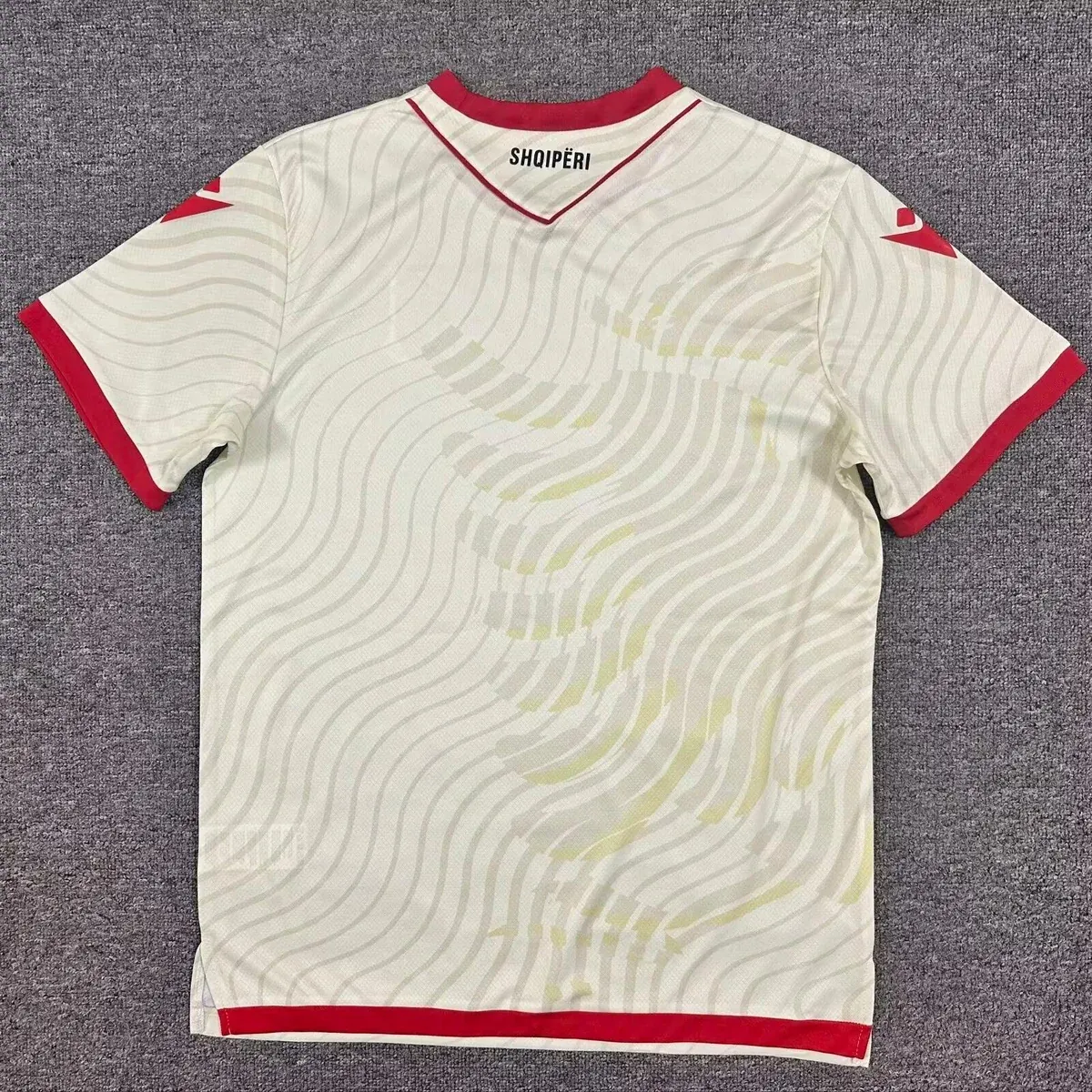 Segunda Camiseta Albania Blanca 2026/27 – espalda