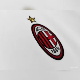 Segunda Camiseta Milan 2009/10 Retro — Detalle del producto