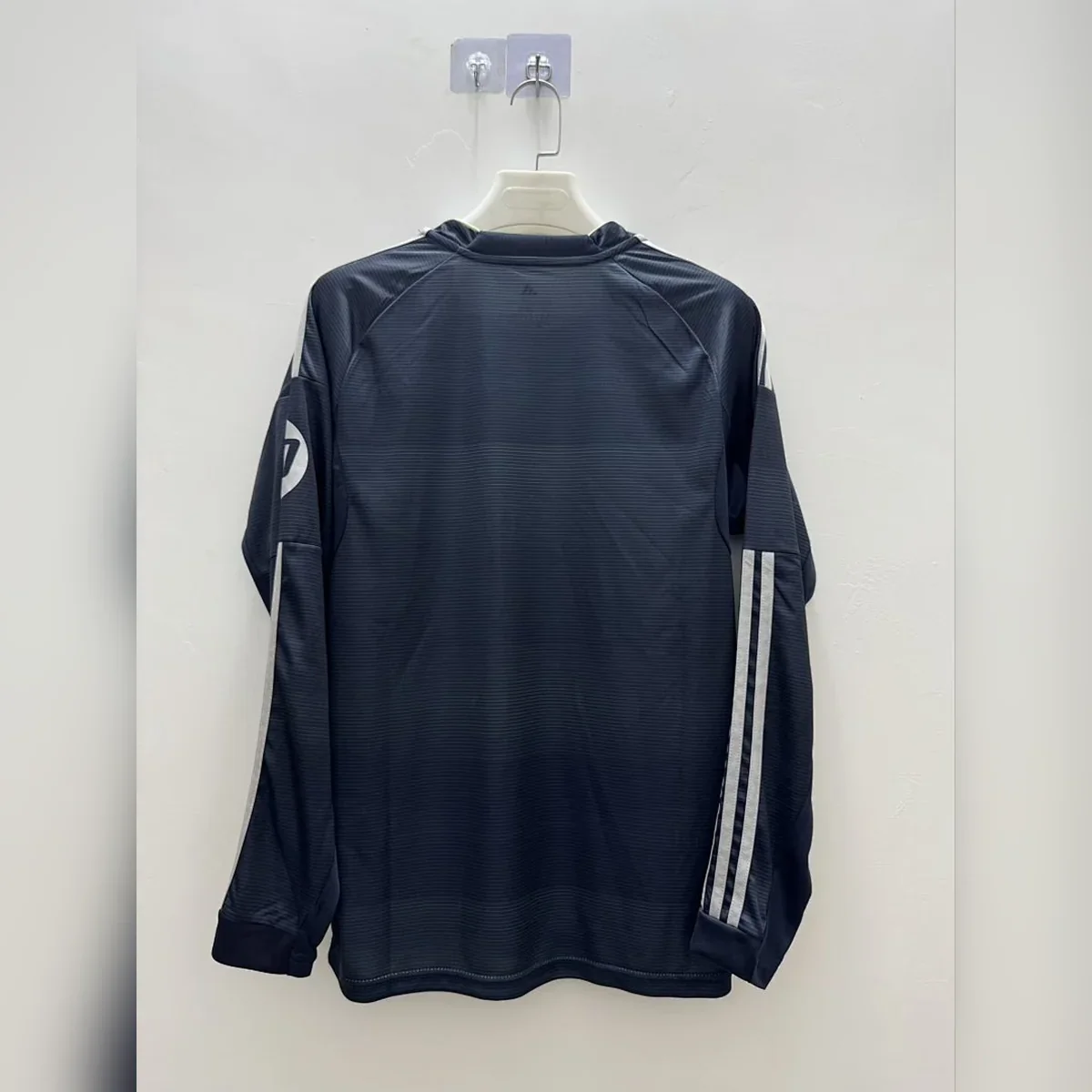 Segunda Camiseta Real Madrid Manga Larga 2025/26 – espalda
