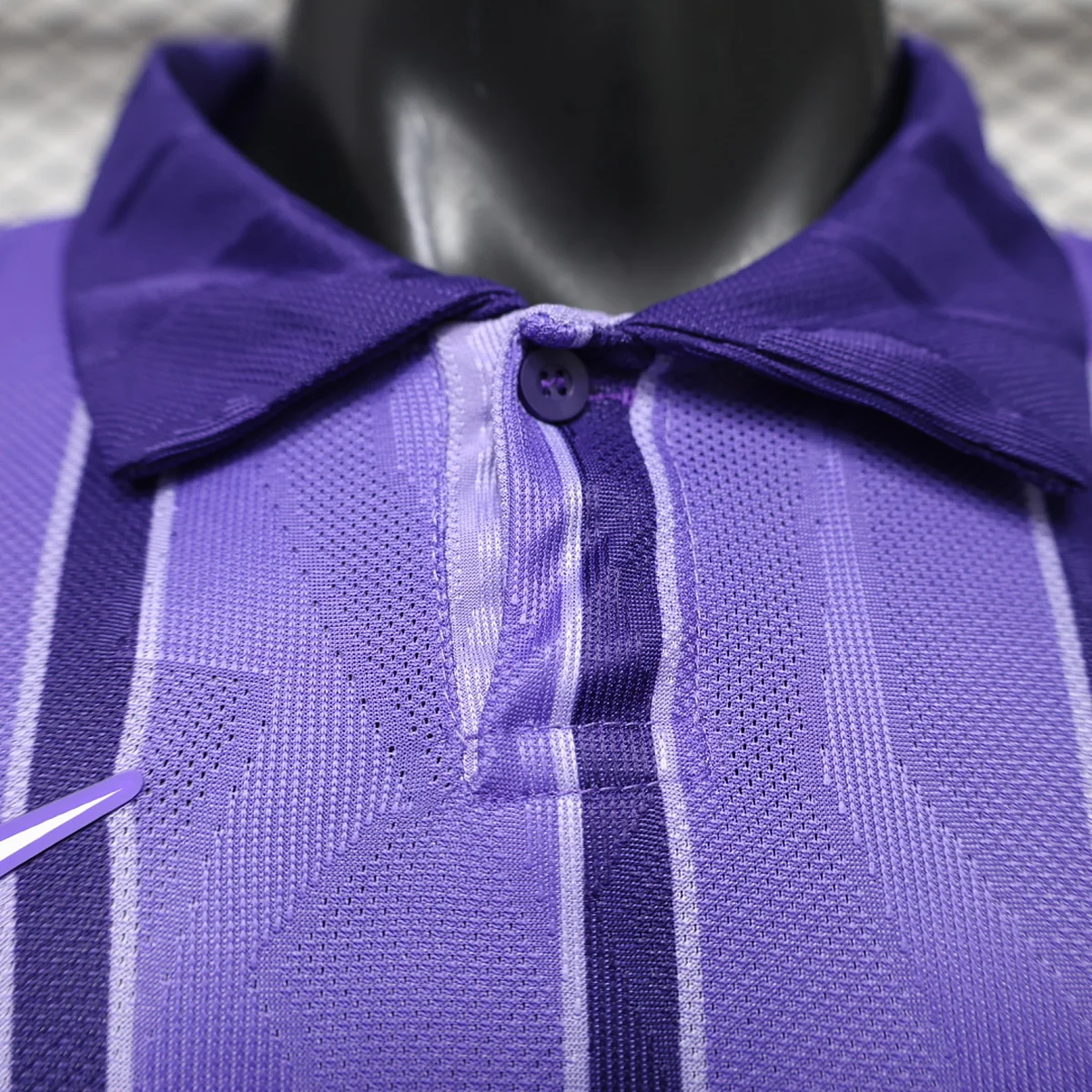 Camiseta Tottenham Tercera Equipación Manga Larga 2026/27 – detalle del cuello
