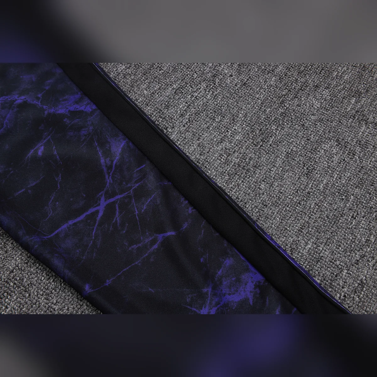 Chándal Barcelona Mármol Morado Cremallera Entera 2026/27 – detalle de la manga