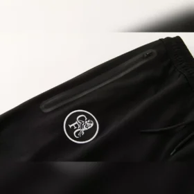 Chándal Chelsea Negro con Capucha — Detalle del producto