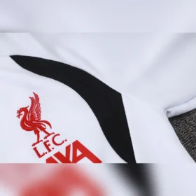 Chándal Liverpool Blanco y Negro 2026/27 — Detalle del producto