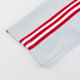 Tuta Liverpool Bianca Full Zip con Fascia Rossa 2026/27 – foto reale del tessuto e delle finiture