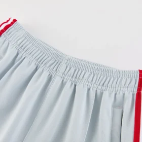 Tuta Liverpool Bianca Full Zip con Fascia Rossa 2026/27 – foto reale delle cuciture e del bordo