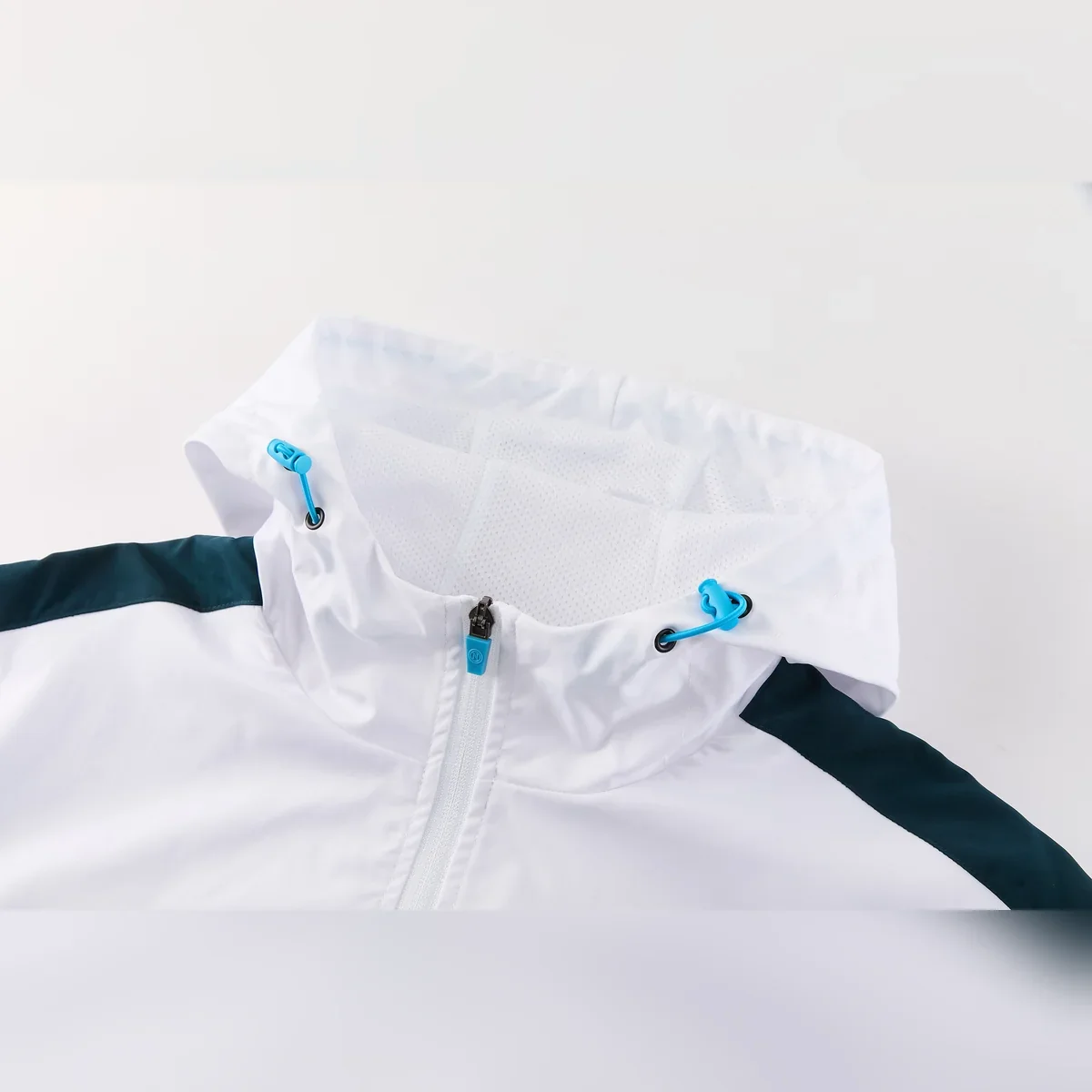 Chándal Napoli Blanco con Capucha 2026/27 – detalle de la capucha