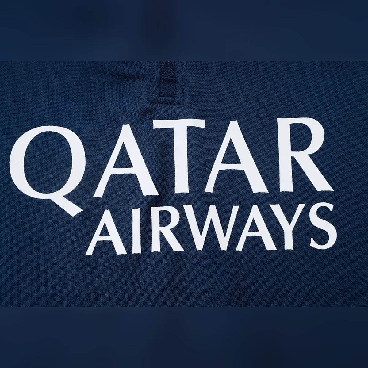 Chándal PSG Azul Marino Jordan Media Cremallera 2025/26 – detalle del patrocinador