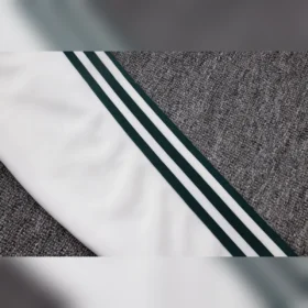 Chándal Real Madrid Beige con Franja Verde 2026/27 — Detalle del producto