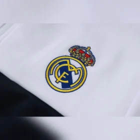 Chándal Real Madrid Blanco Franja Azul Marino 2026/27 — Detalle del producto